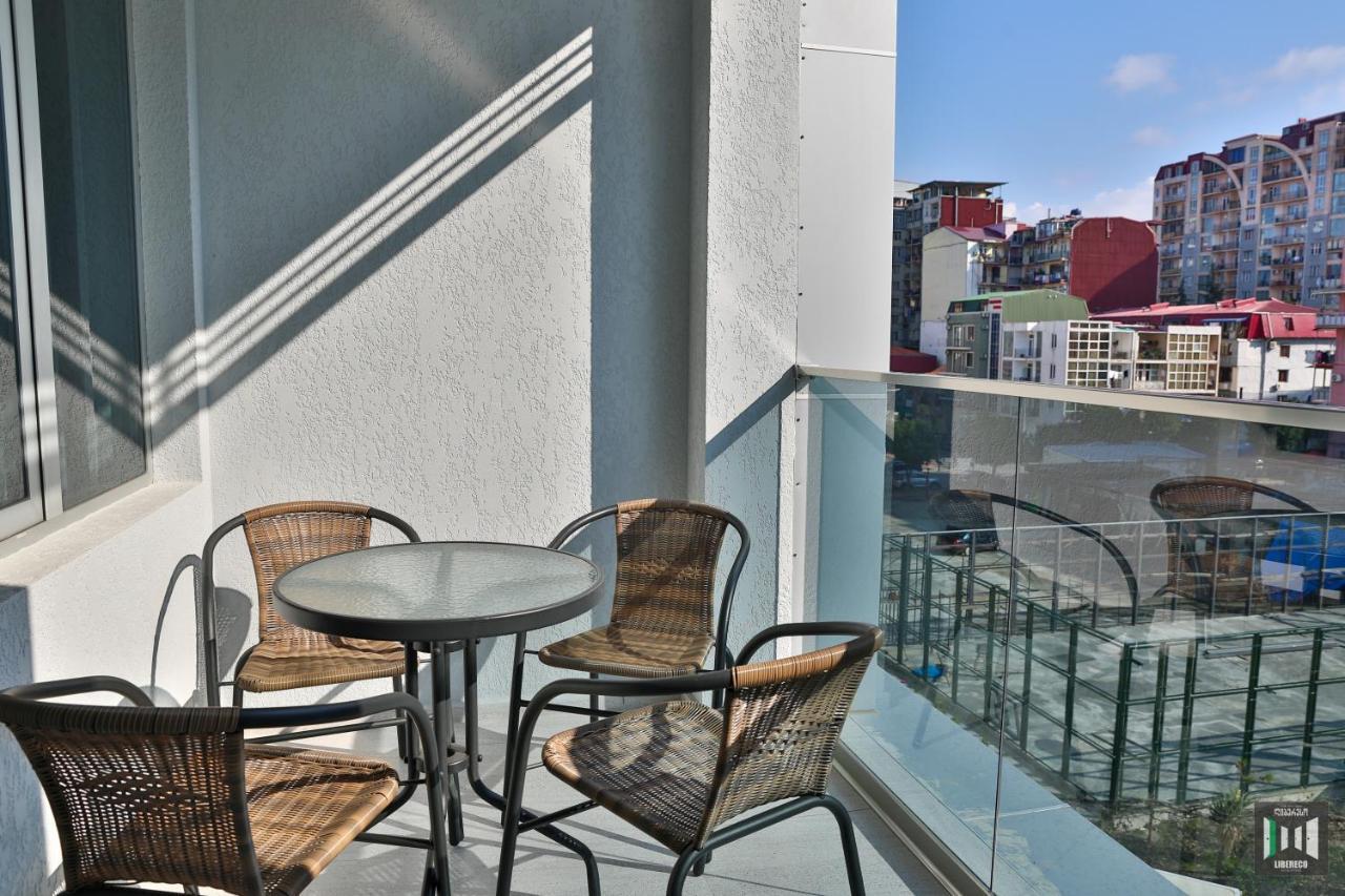 Libereco Aparthotel Batumi Exterior foto