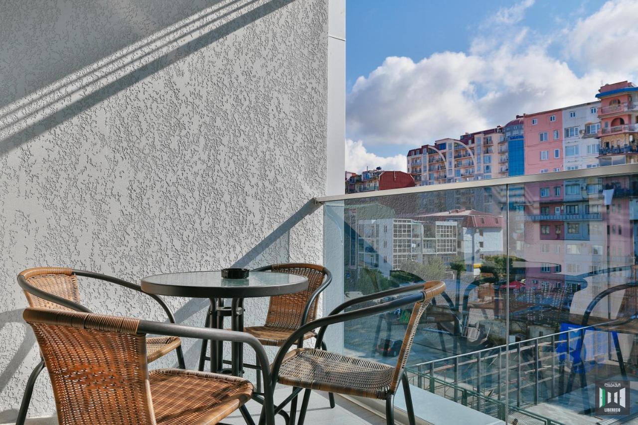 Libereco Aparthotel Batumi Exterior foto